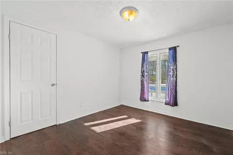 7048 Little Peyton Pl, Gloucester, VA 23061 photo 11