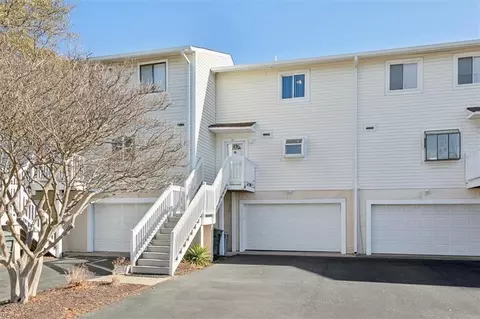 112 N First St, Hampton, VA 23664 photo 3