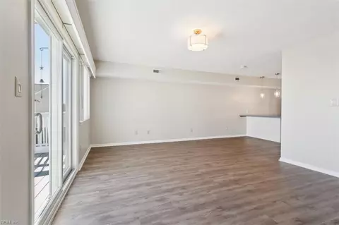 112 N First St, Hampton, VA 23664 photo 7