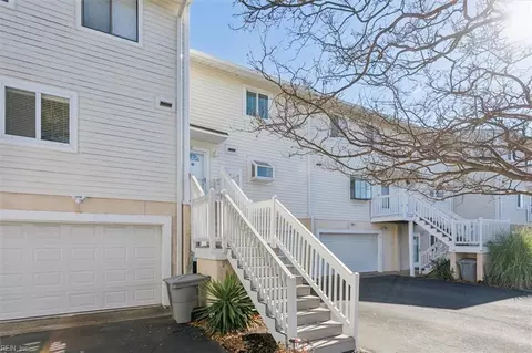 112 N First St, Hampton, VA 23664 photo 4