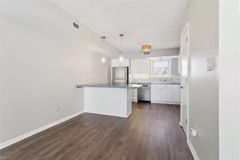 112 N First St, Hampton, VA 23664 photo 9