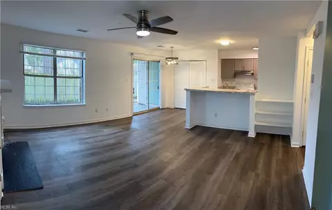 231 Lantana Ln #A, Hampton, VA 23669 photo 3