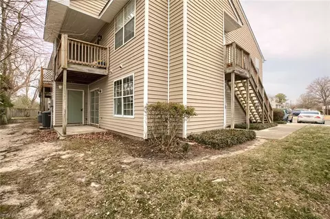 231 Lantana Ln #A, Hampton, VA 23669