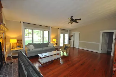 135 Hampton Roads Ave, Hampton, VA 23661 photo 4