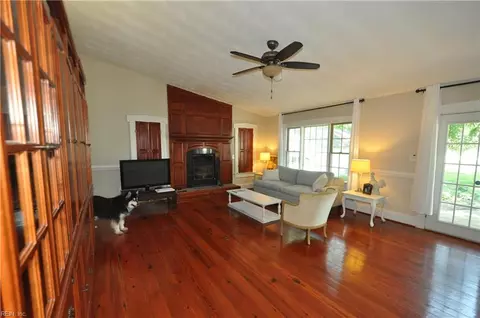 135 Hampton Roads Ave, Hampton, VA 23661 photo 11