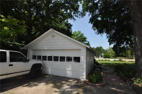 135 Hampton Roads Ave, Hampton, VA 23661 photo 24