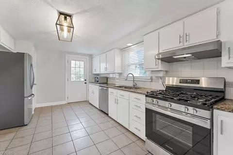 5012 Bliven Ln, Virginia Beach, VA 23455