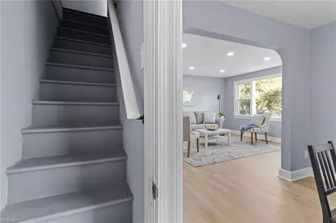 Entry Way - 223 Pocahontas Pl, Hampton, VA 23661 photo 1 of 5