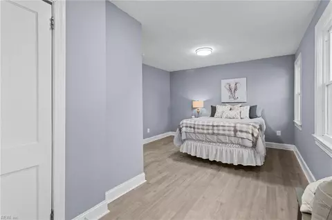Bedroom - 223 Pocahontas Pl, Hampton, VA 23661 photo 5 of 8
