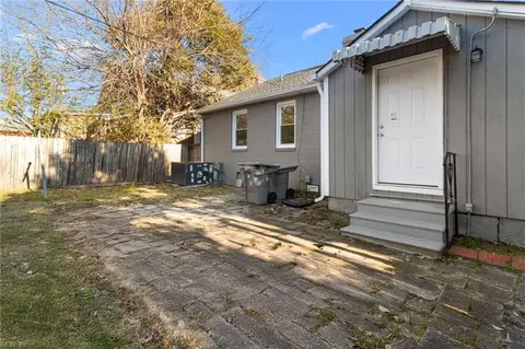 Exterior - 223 Pocahontas Pl, Hampton, VA 23661 photo 12 of 12