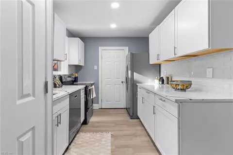 Kitchen - 223 Pocahontas Pl, Hampton, VA 23661 photo 1 of 3