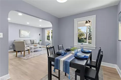 Dining - 223 Pocahontas Pl, Hampton, VA 23661 photo 3 of 3