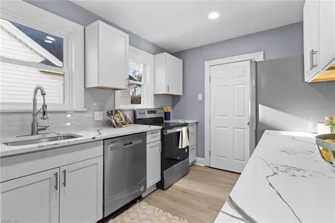 Kitchen - 223 Pocahontas Pl, Hampton, VA 23661 photo 2 of 3