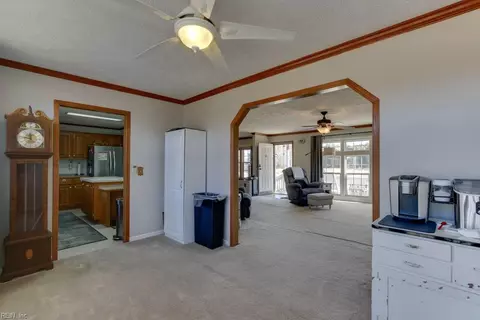 Entry Way - 9182 Doles Rd, Ivor, VA 23866 photo 2 of 2