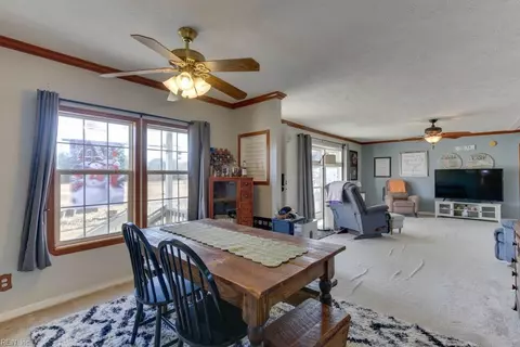 Dining - 9182 Doles Rd, Ivor, VA 23866 photo 2 of 4