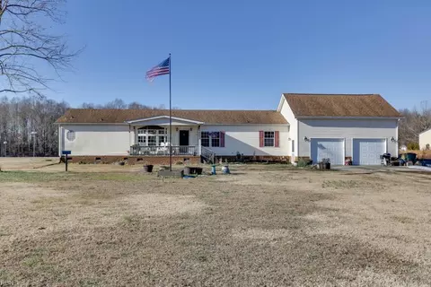 Exterior - 9182 Doles Rd, Ivor, VA 23866 photo 2 of 9