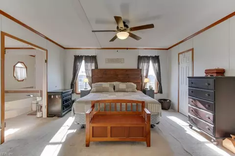 Bedroom - 9182 Doles Rd, Ivor, VA 23866 photo 2 of 8