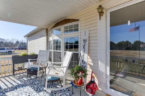 Exterior - 9182 Doles Rd, Ivor, VA 23866 photo 5 of 9