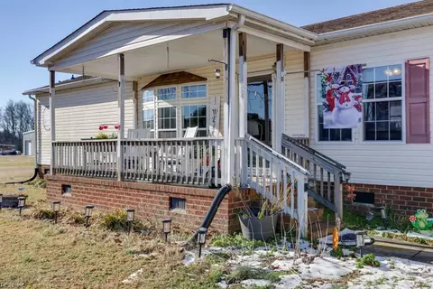 Exterior - 9182 Doles Rd, Ivor, VA 23866 photo 4 of 9