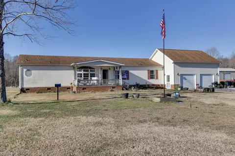 Exterior - 9182 Doles Rd, Ivor, VA 23866 photo 3 of 9