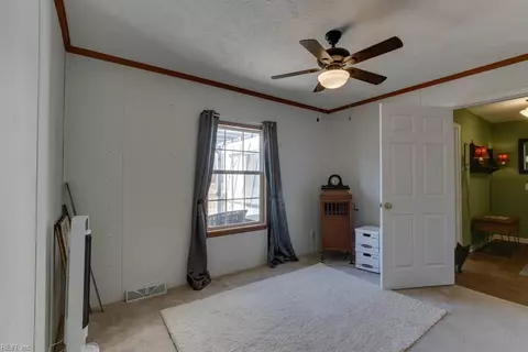 Bedroom - 9182 Doles Rd, Ivor, VA 23866 photo 6 of 8