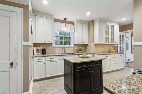 84 Algonquin Rd, Hampton, VA 23661 photo 14