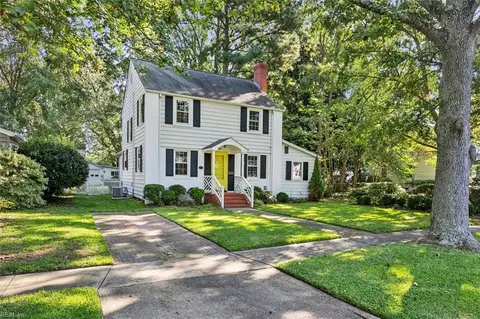 84 Algonquin Rd, Hampton, VA 23661