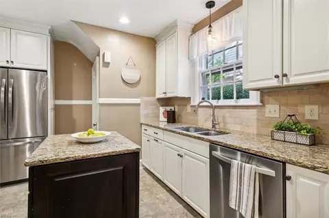 84 Algonquin Rd, Hampton, VA 23661 photo 16