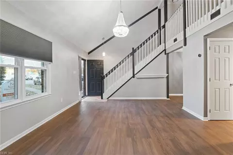 Entry Way - 10 Covenant Ct, Hampton, VA 23666 photo 1 of 6