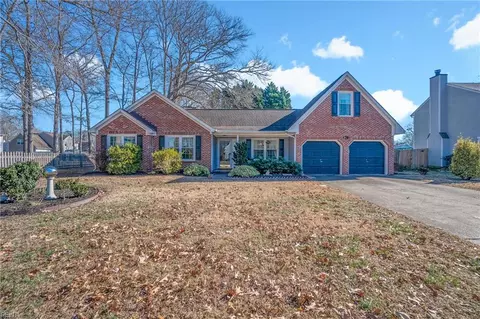 808 Blackthorne Dr, Chesapeake, VA 23322