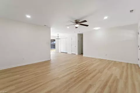 809 Colony Manor Rd, Chesapeake, VA 23321 photo 5