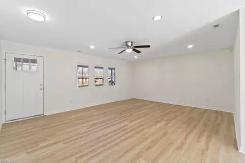 809 Colony Manor Rd, Chesapeake, VA 23321 photo 4