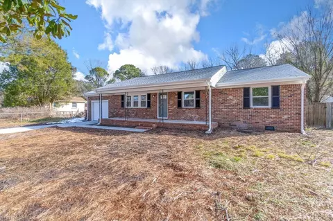809 Colony Manor Rd, Chesapeake, VA 23321 photo 3