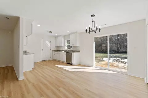 809 Colony Manor Rd, Chesapeake, VA 23321 photo 7