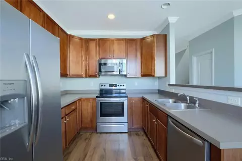 Kitchen - 104 Aqua Ct, Hampton, VA 23666 photo 3 of 3