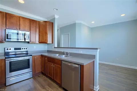 Kitchen - 104 Aqua Ct, Hampton, VA 23666 photo 2 of 3