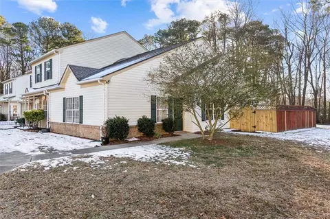 300 Crescent Ct, Yorktown, VA 23693