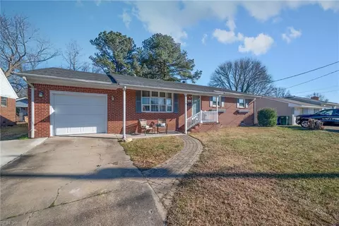 402 Beech Dr, Newport News, VA 23601