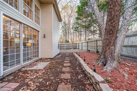 900 Fallcreek Rn Run, Chesapeake, VA 23322 photo 19