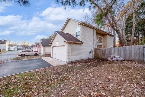 900 Fallcreek Rn Run, Chesapeake, VA 23322 photo 22