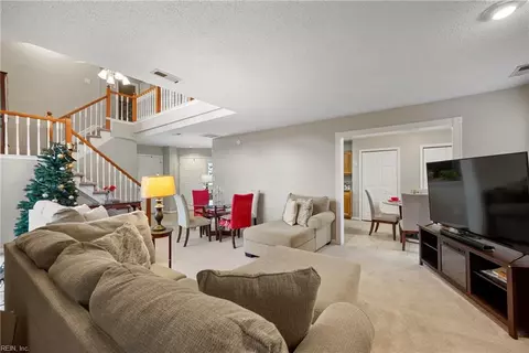 900 Fallcreek Rn Run, Chesapeake, VA 23322 photo 6