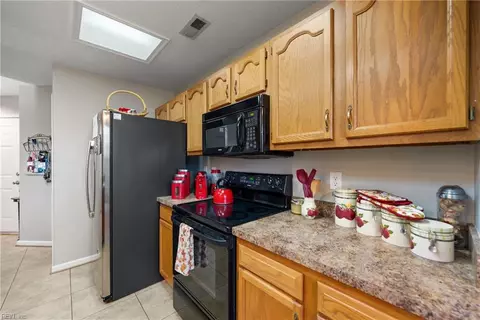 900 Fallcreek Rn Run, Chesapeake, VA 23322 photo 9