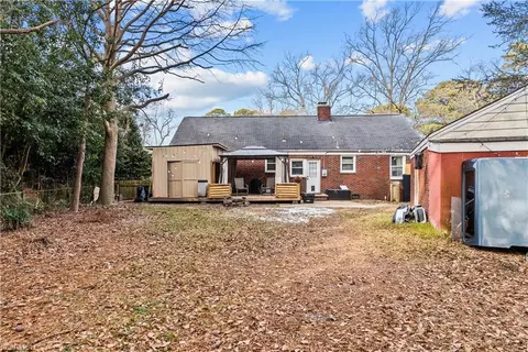 Exterior - 8820 Commodore Dr, Norfolk, VA 23503 photo 8 of 13
