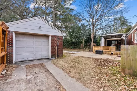 Exterior - 8820 Commodore Dr, Norfolk, VA 23503 photo 11 of 13