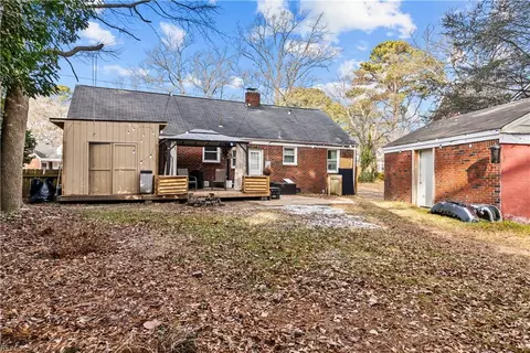 Exterior - 8820 Commodore Dr, Norfolk, VA 23503 photo 7 of 13