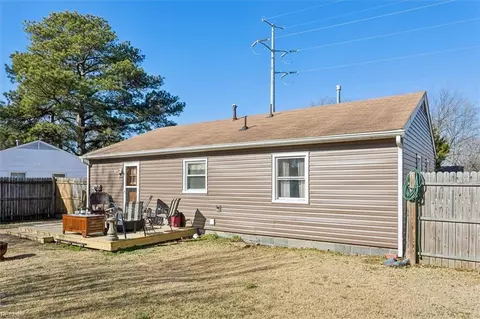 Exterior - 1904 Andrews Blvd, Hampton, VA 23663 photo 7 of 10