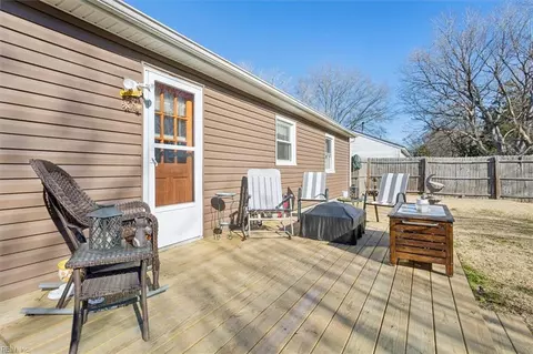 Exterior - 1904 Andrews Blvd, Hampton, VA 23663 photo 4 of 10