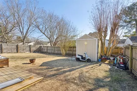 Exterior - 1904 Andrews Blvd, Hampton, VA 23663 photo 8 of 10