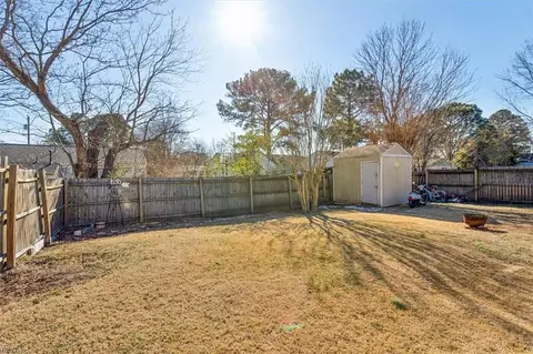 Exterior - 1904 Andrews Blvd, Hampton, VA 23663 photo 9 of 10