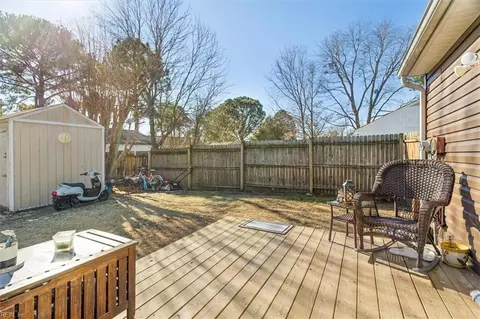 Exterior - 1904 Andrews Blvd, Hampton, VA 23663 photo 5 of 10